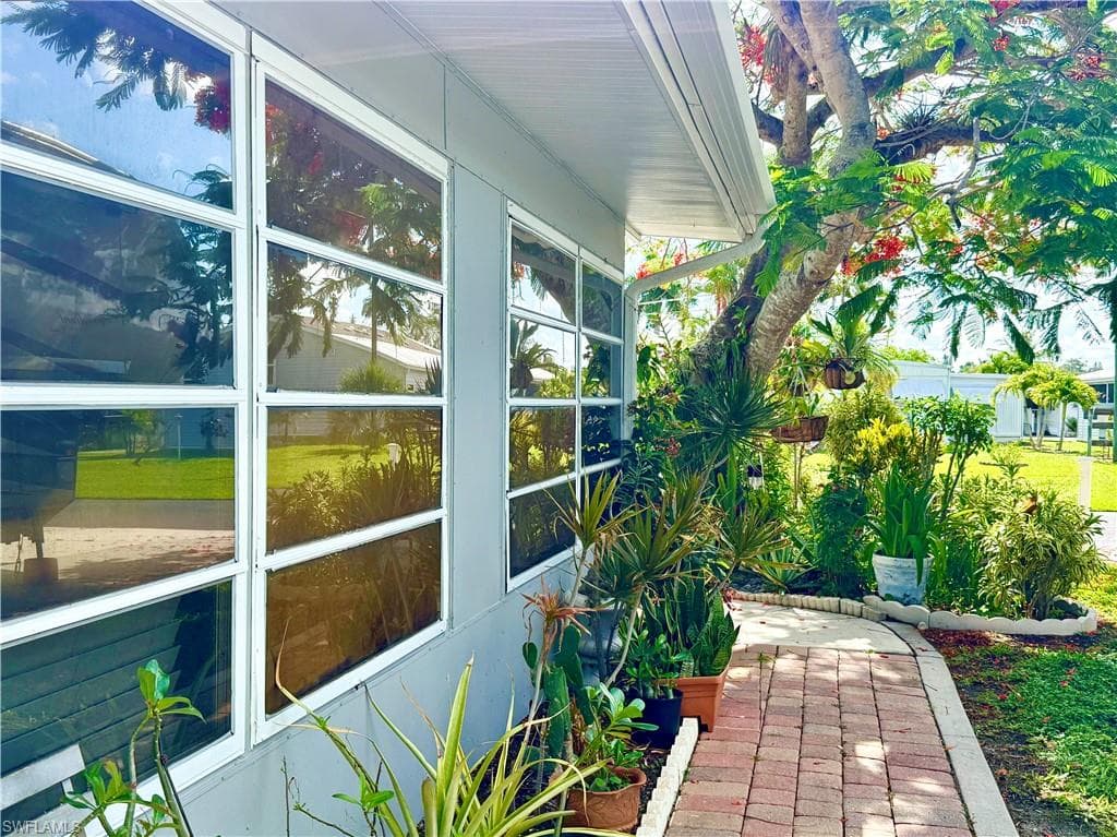 133 Redwood LN NAPLES, FL 34114
