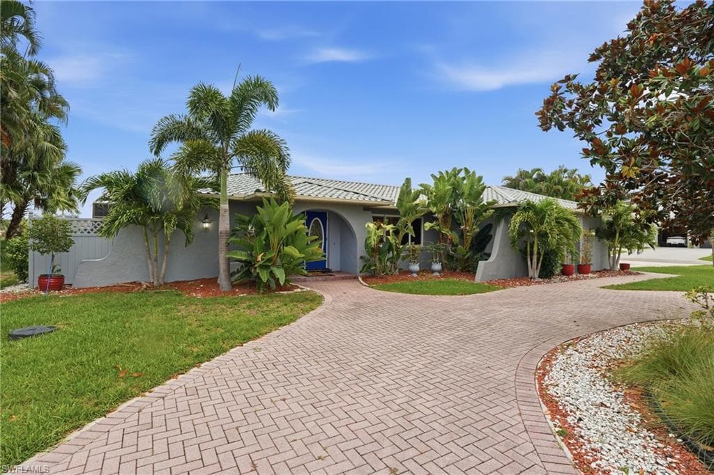 6114 Deer RUN FORT MYERS, FL 33908
