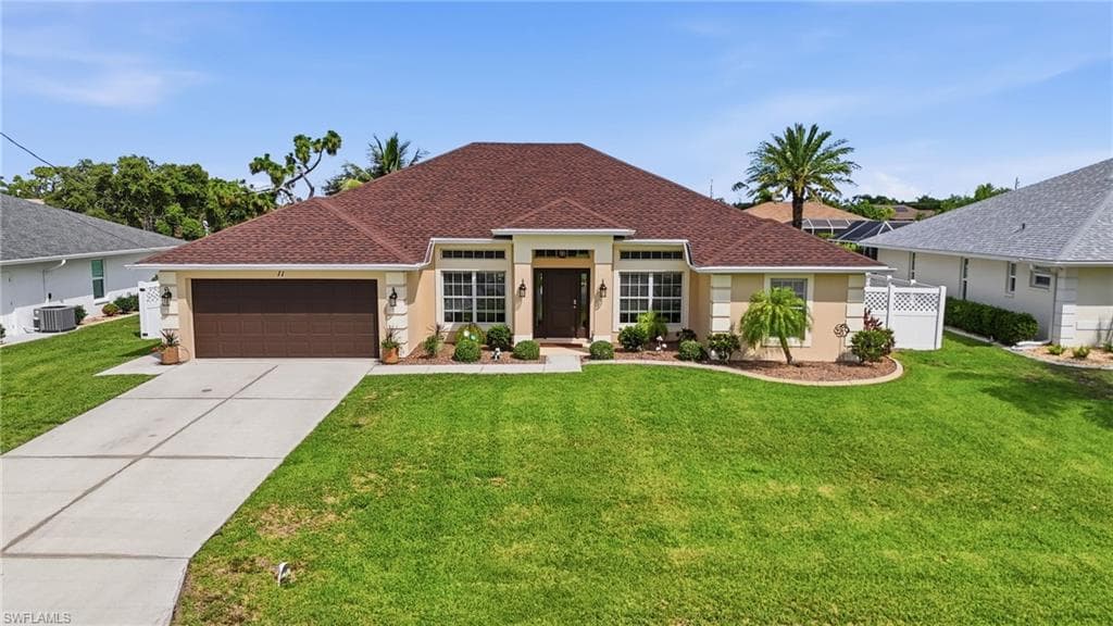 11 Medalist LN ROTONDA WEST, FL 33947