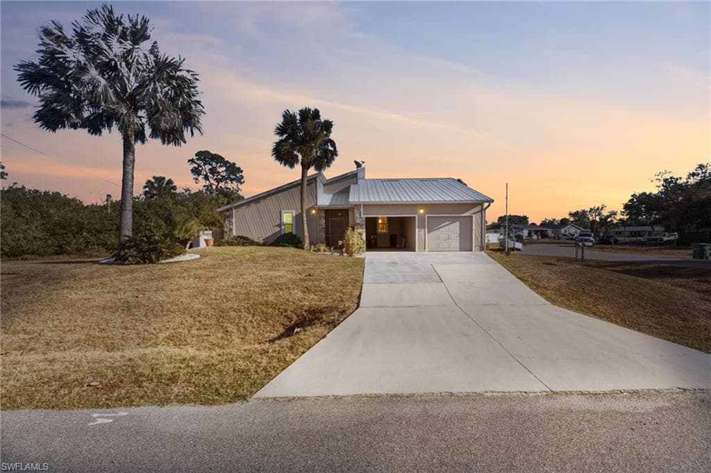 643 Blue LN NW PORT CHARLOTTE, FL 33952