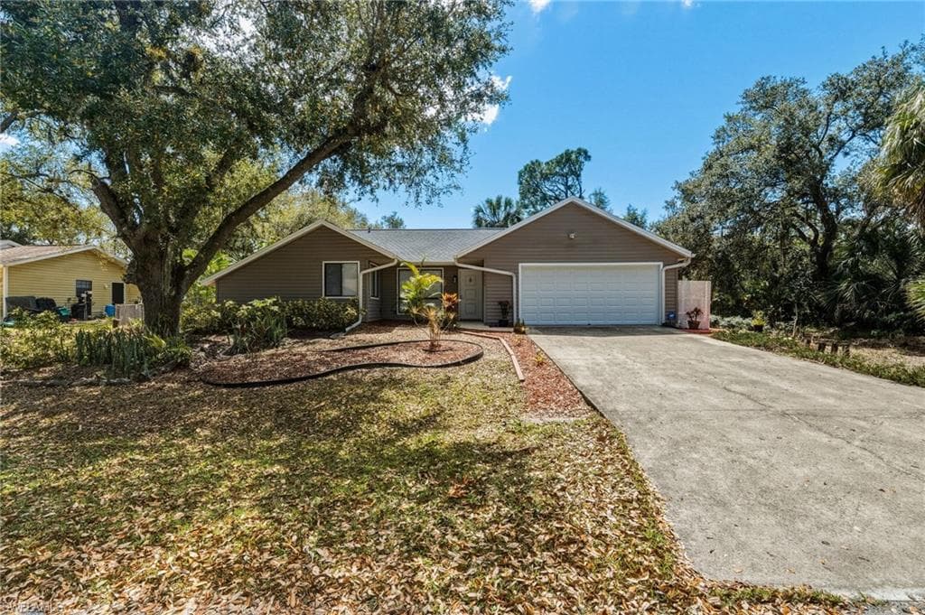 16235 Banyan AVE PORT CHARLOTTE, FL 33954