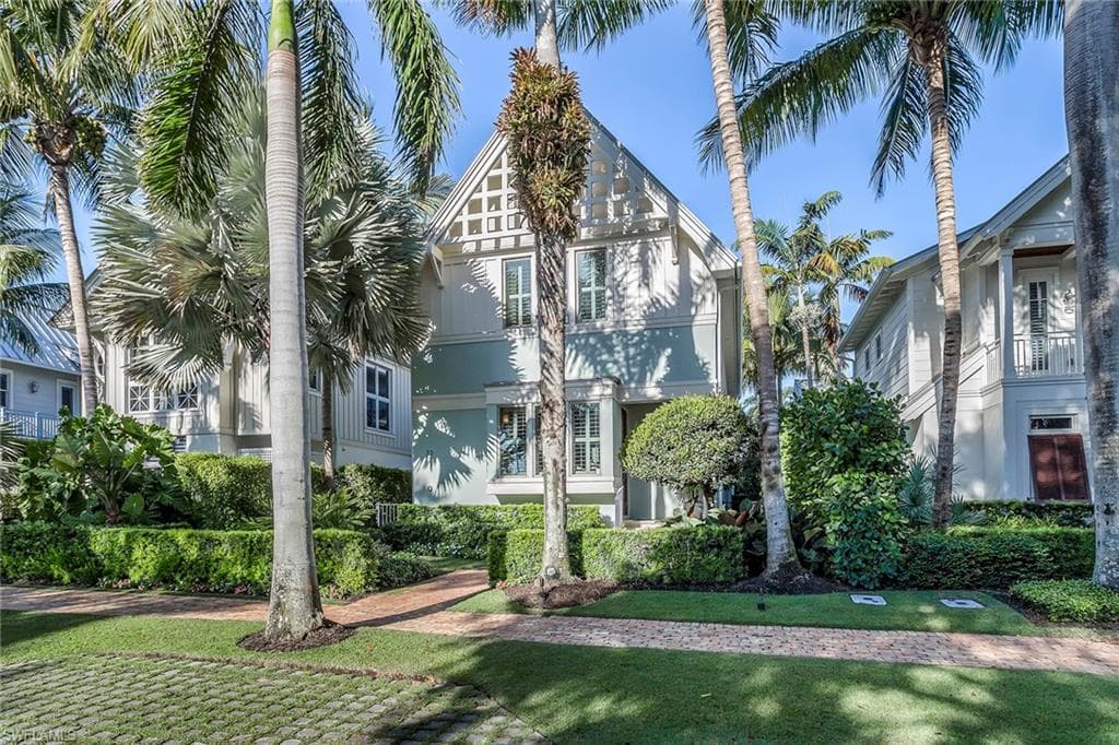 32 6th ST S NAPLES, FL 34102