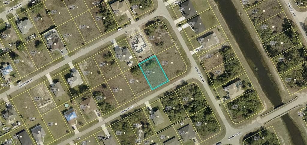 187 Peerless ST LEHIGH ACRES, FL 33974