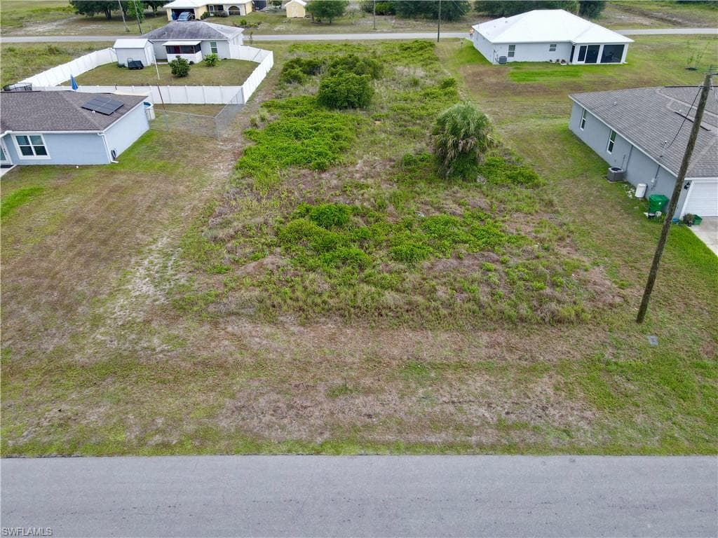 9042 Green CIR LABELLE, FL 33935