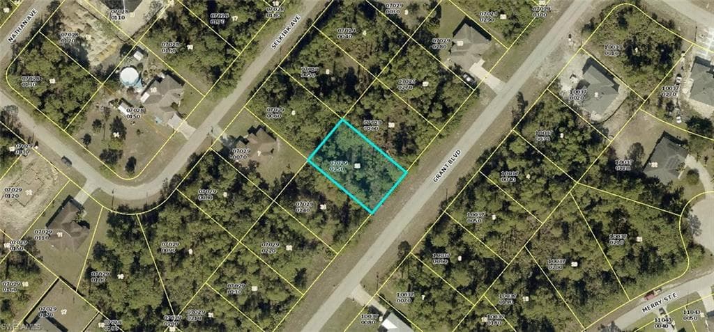 963 Grant BLVD LEHIGH ACRES, FL 33974