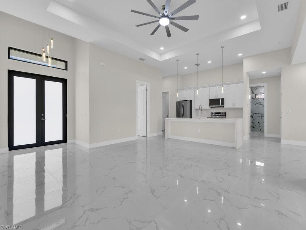 611 LINCOLN AVE LEHIGH ACRES, FL 33972