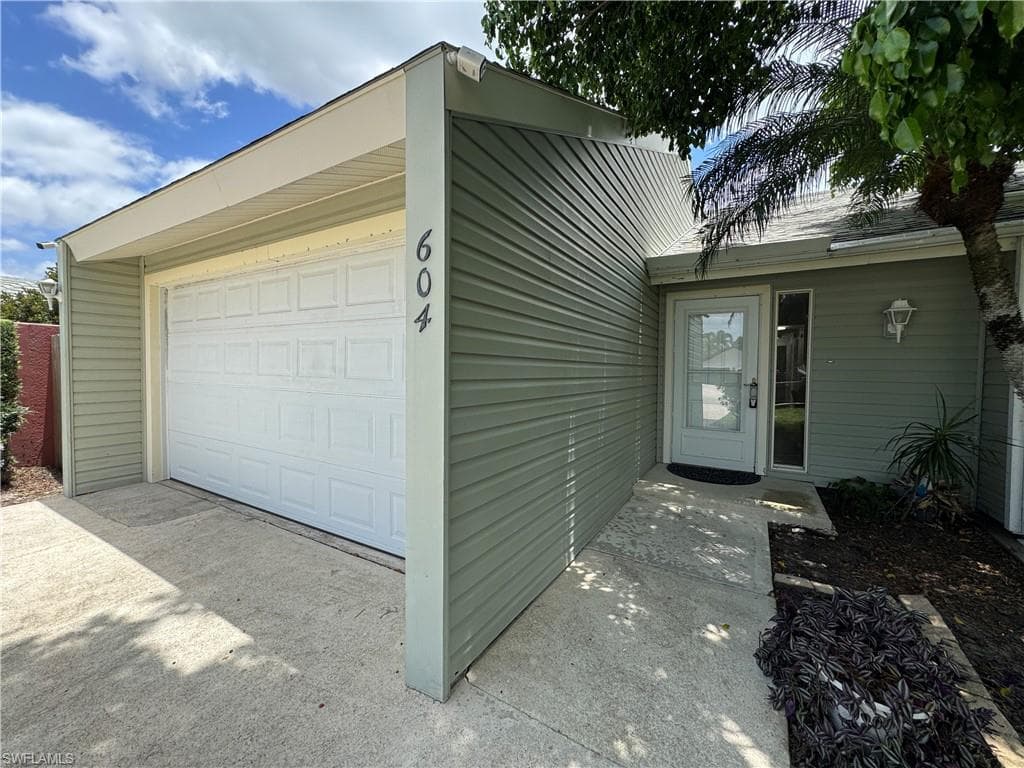 604 102nd AVE N NAPLES, FL 34108