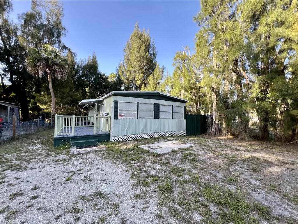 334 Capitol ST NORTH FORT MYERS, FL 33903