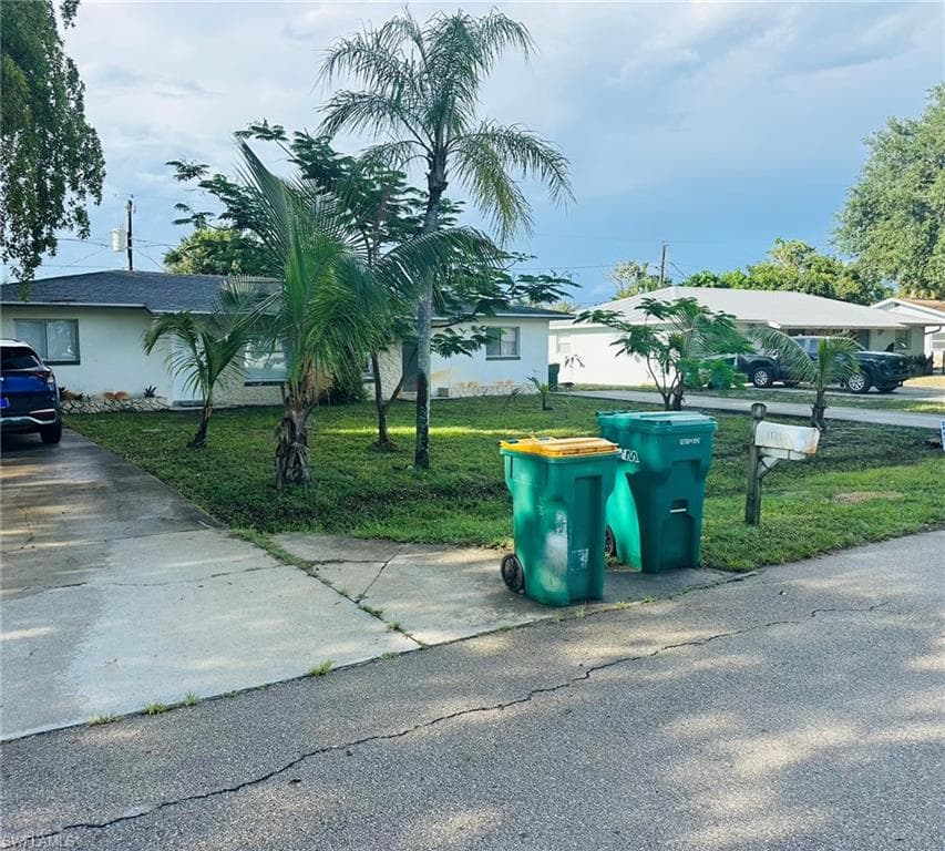 1171 Alhambra CIR NAPLES, FL 34103