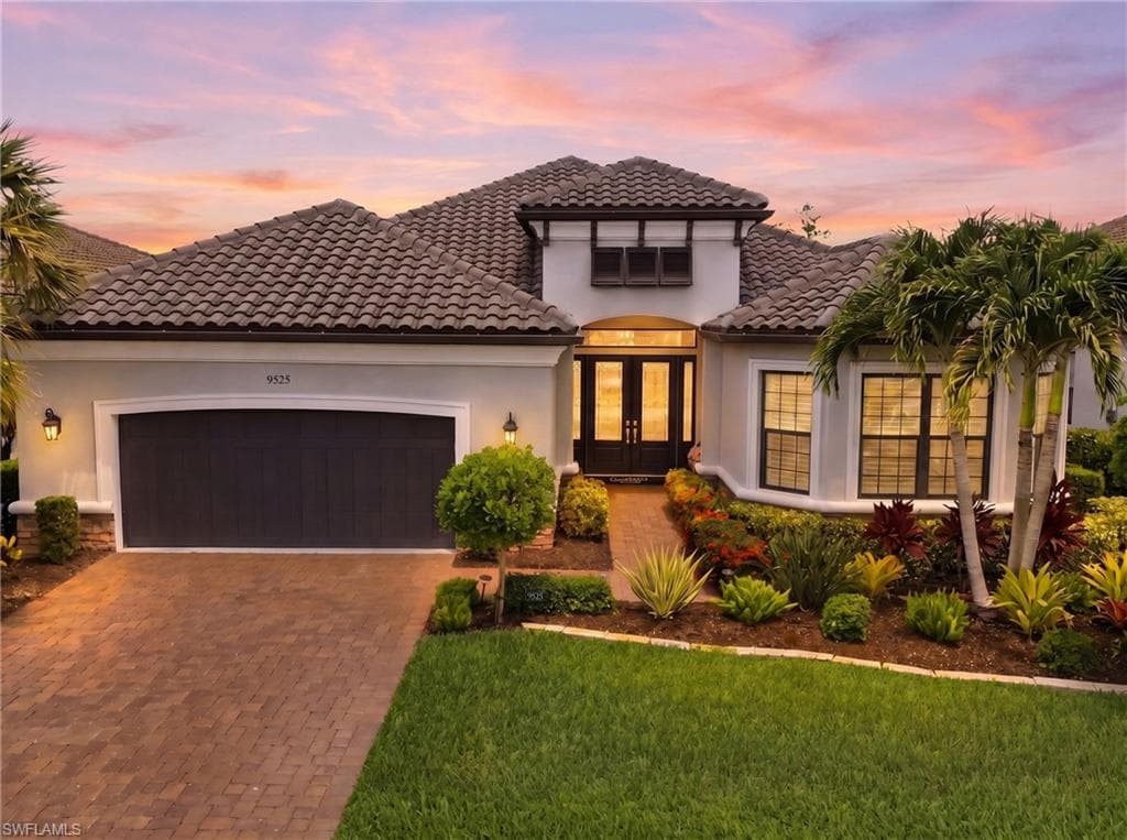 9525 Montelanico LOOP NAPLES, FL 34119
