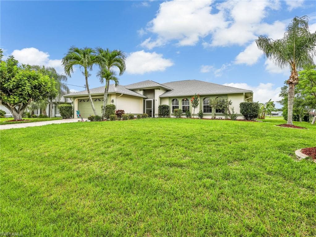 221 SE 10th TER CAPE CORAL, FL 33990