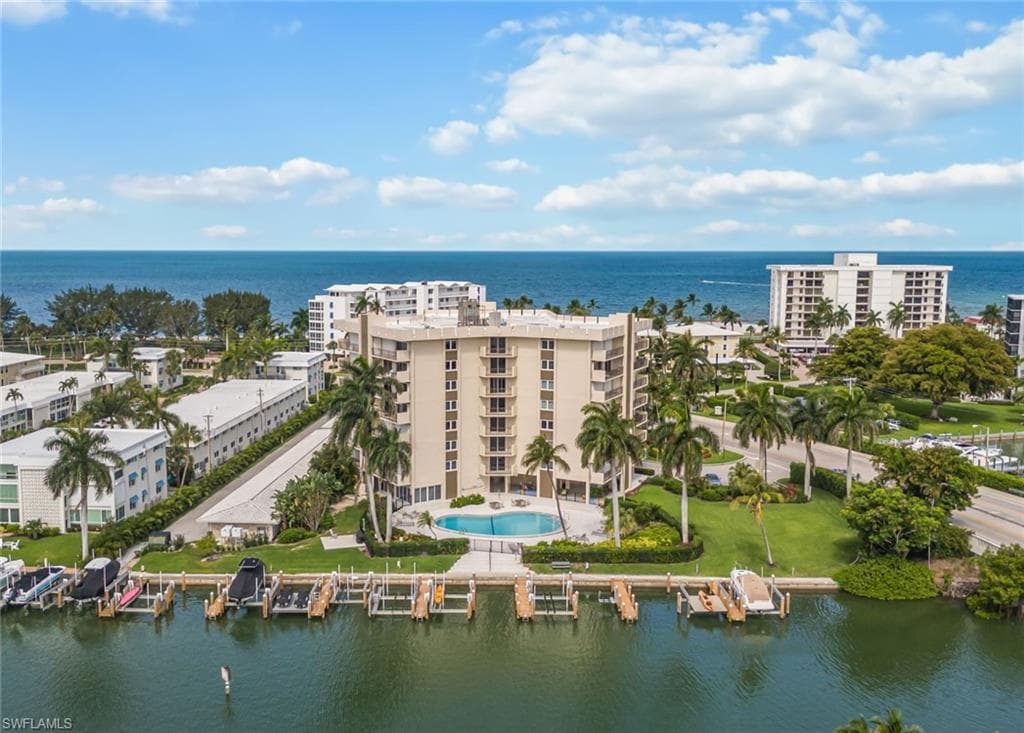 2150 Gulf Shore BLVD N 411 NAPLES, FL 34102