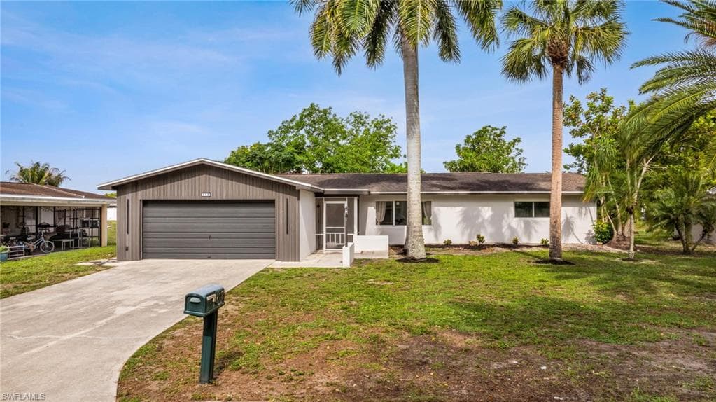 212 Jayview AVE LEHIGH ACRES, FL 33936