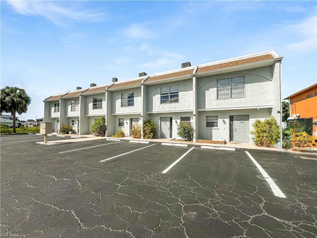 1123 SW 48th TER 104 CAPE CORAL, FL 33914