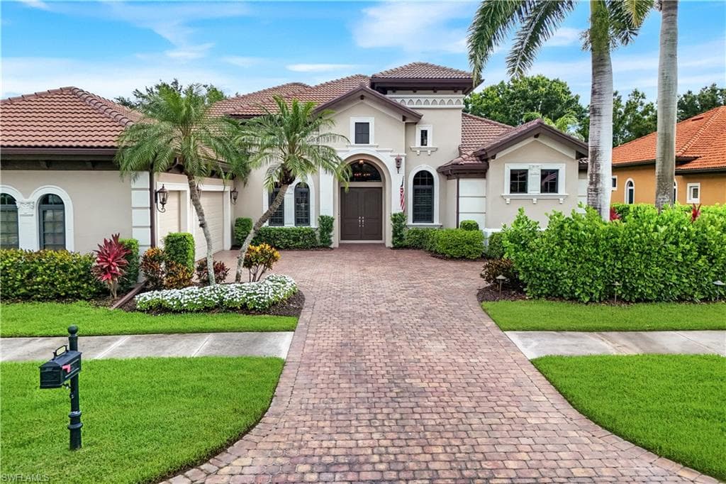 9002 Shenendoah CIR NAPLES, FL 34113