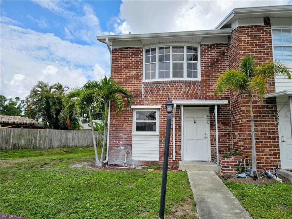 864 Courtington LN 12 FORT MYERS, FL 33919