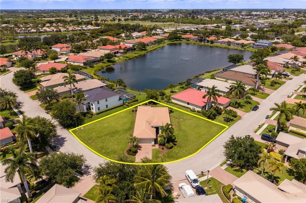 2466 Ashbury CIR CAPE CORAL, FL 33991