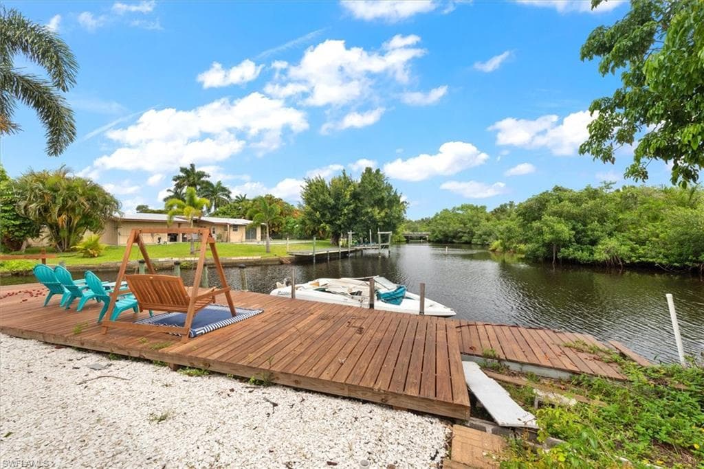 1721 Club House RD NORTH FORT MYERS, FL 33917