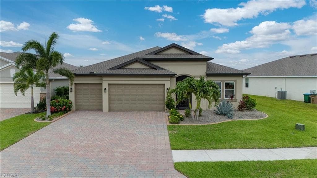 3271 Baravaldo CIR CAPE CORAL, FL 33909