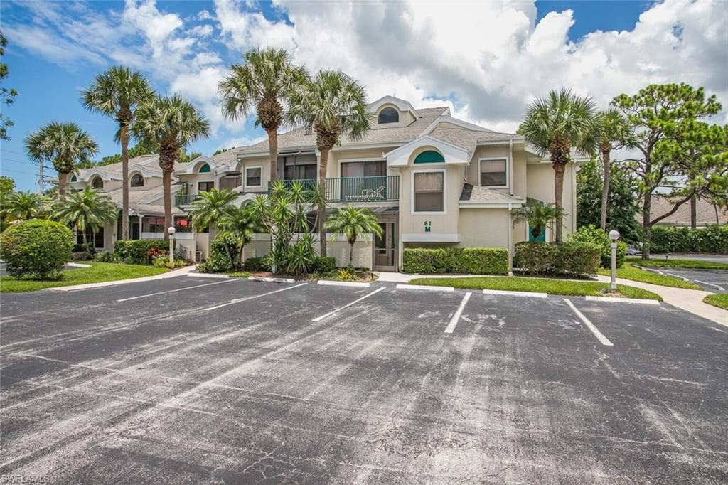 81 EMERALD WOODS DR M8 NAPLES, FL 34108