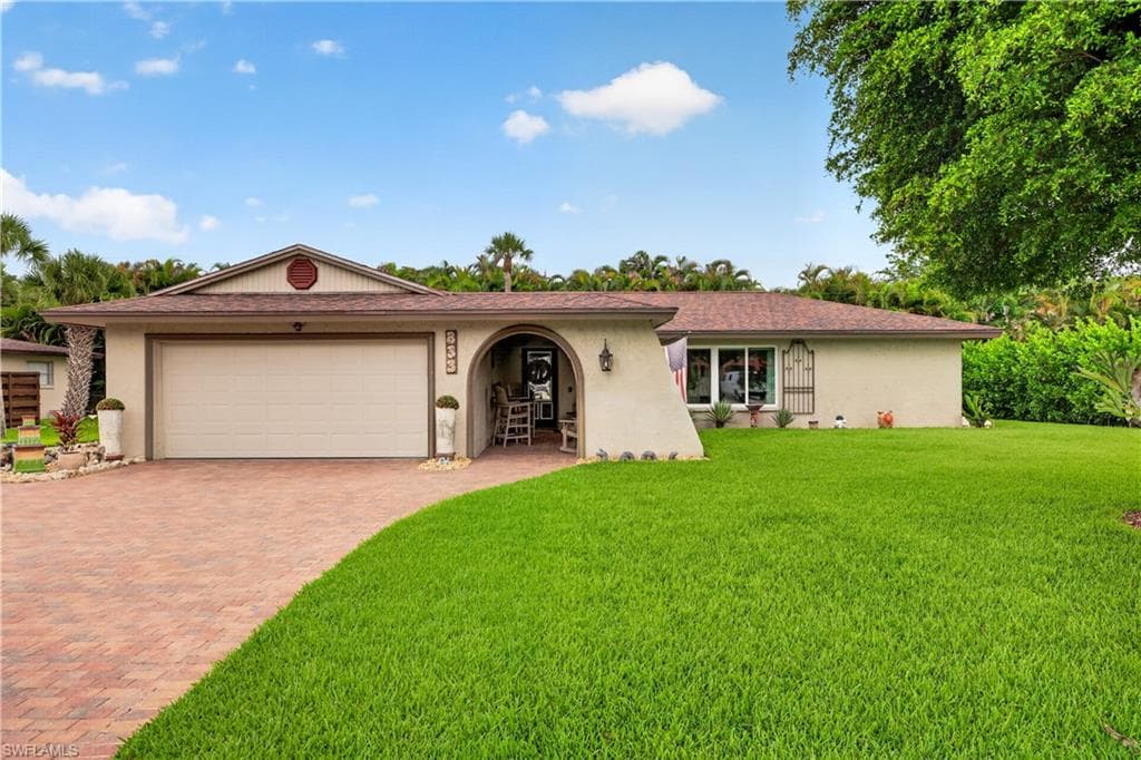 833 N Town And River DR FORT MYERS, FL 33919