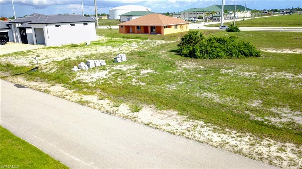 1238 NW 24th TER CAPE CORAL, FL 33993
