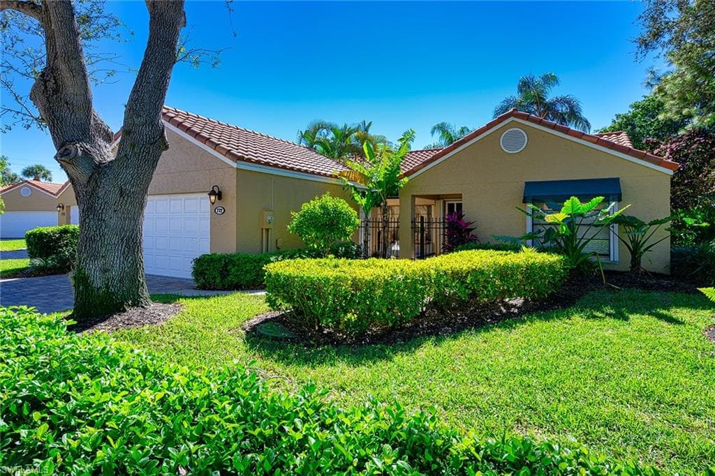 772 Reef Point CIR 55 NAPLES, FL 34108