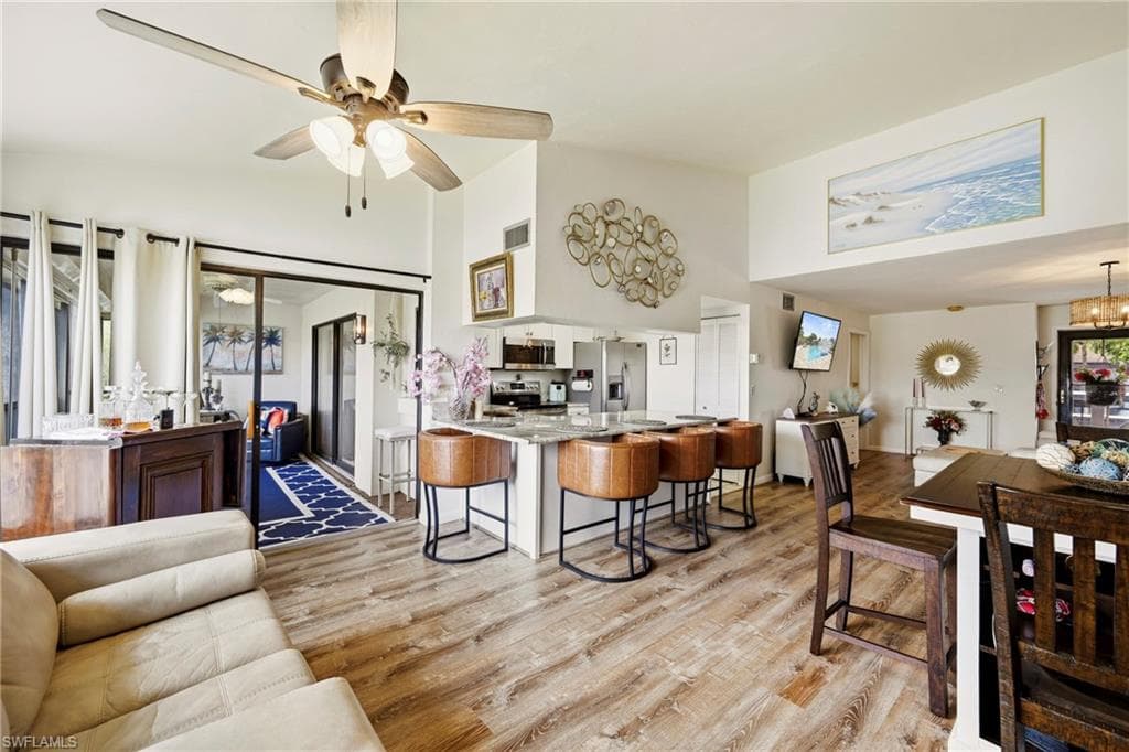 5830 Trailwinds DR 824 FORT MYERS, FL 33907