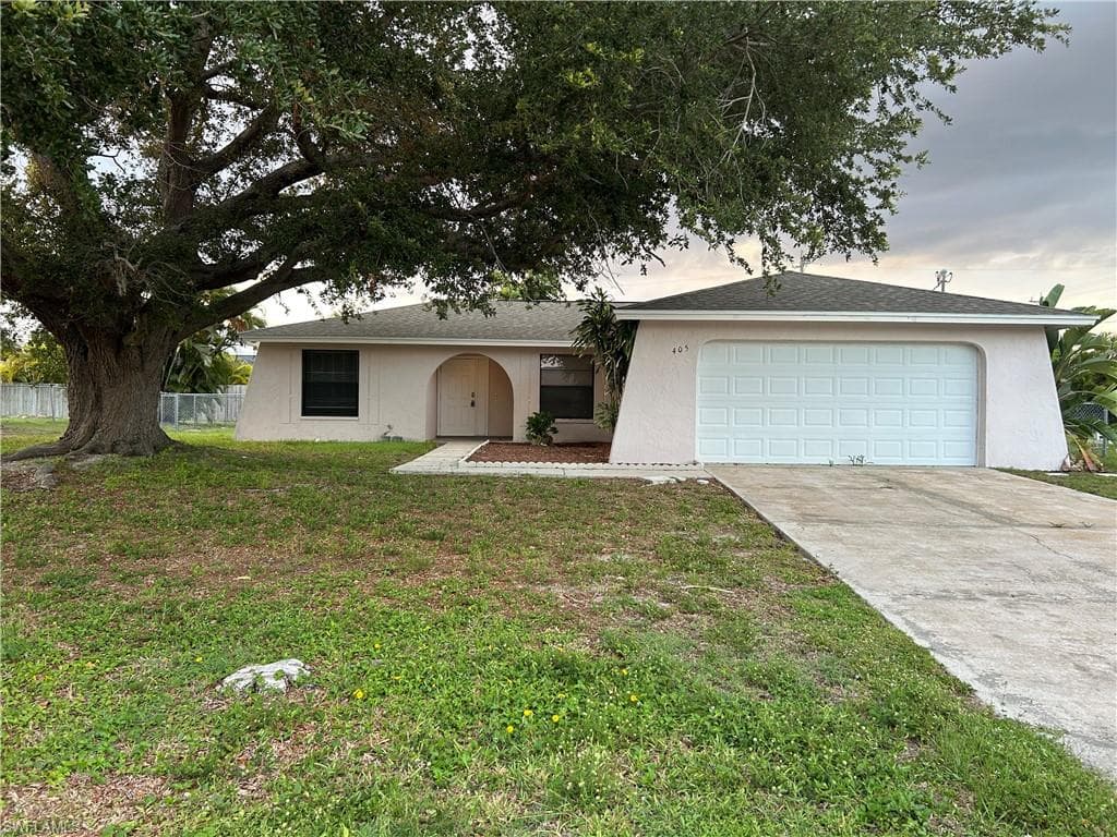 405 SW 43rd LN CAPE CORAL, FL 33914