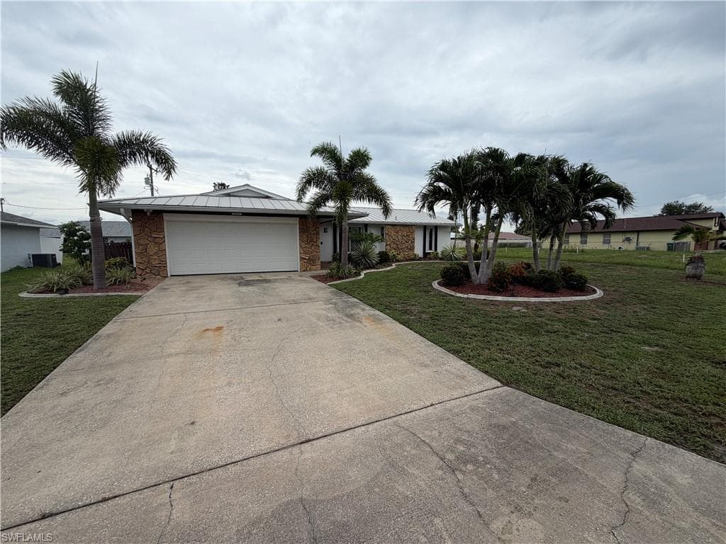 2121 SE 1st TER CAPE CORAL, FL 33990