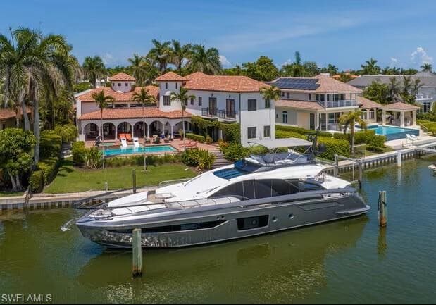 2535 Tarpon RD NAPLES, FL 34102