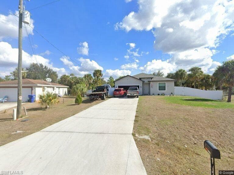 3008 Base CT LABELLE, FL 33935
