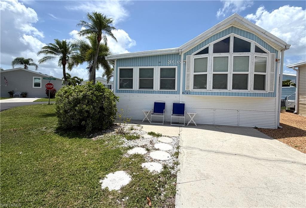 4701 Mayflower WAY W ESTERO, FL 33928