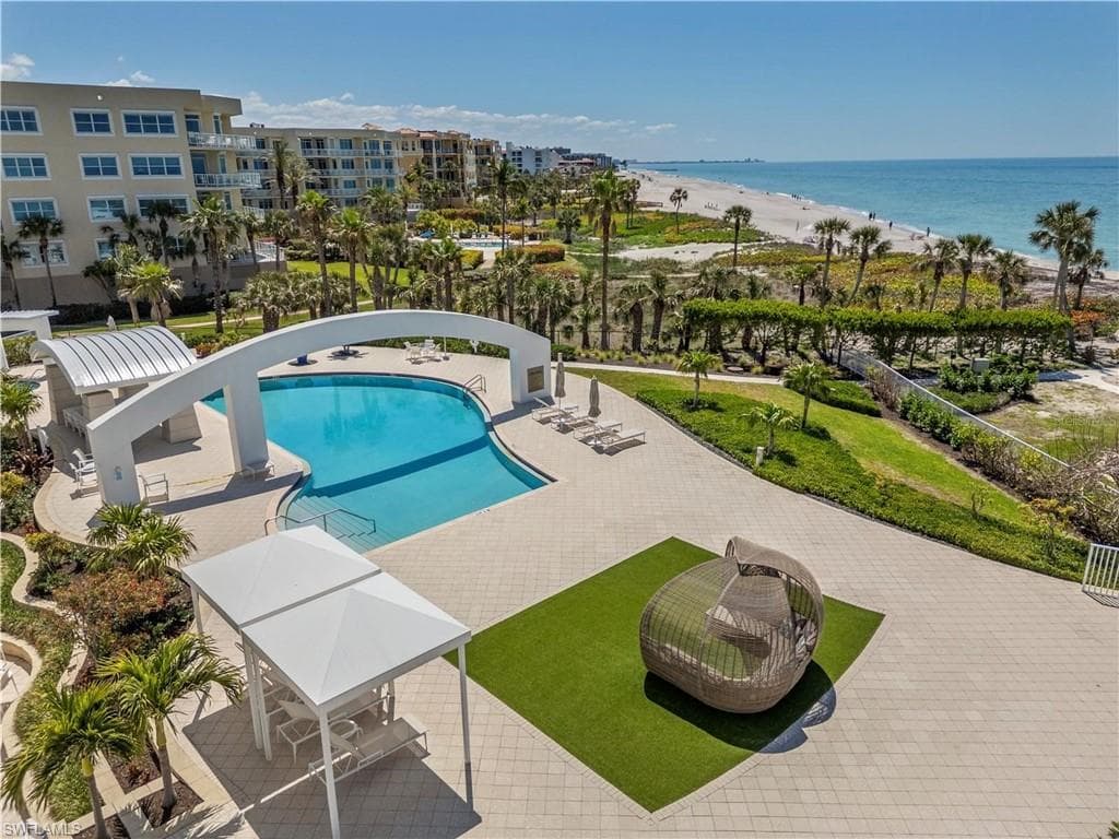 2251 Gulf Of Mexico DR 203 LONGBOAT KEY, FL 34228