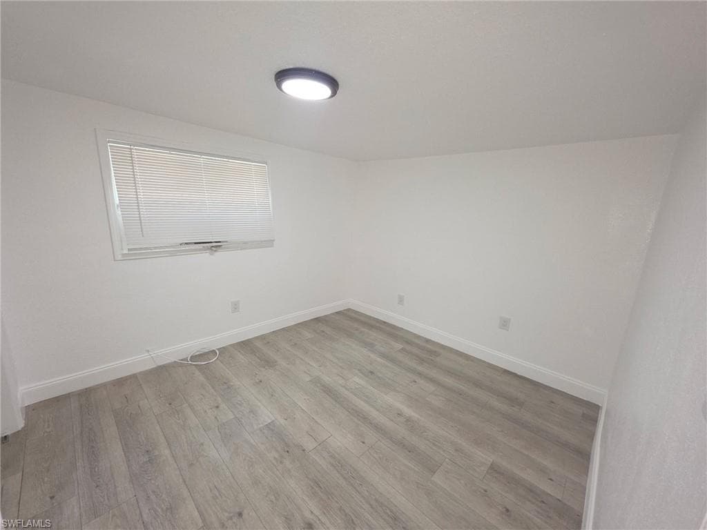 420 Fairfax DR 5 FORT MYERS, FL 33905