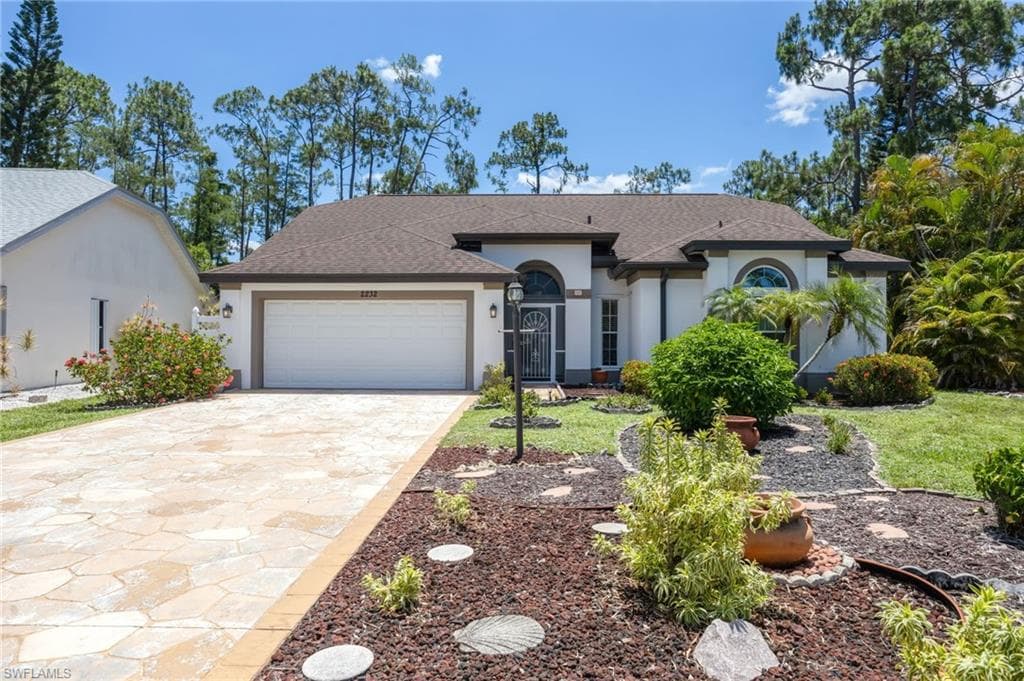 2232 Piccadilly CT NAPLES, FL 34112
