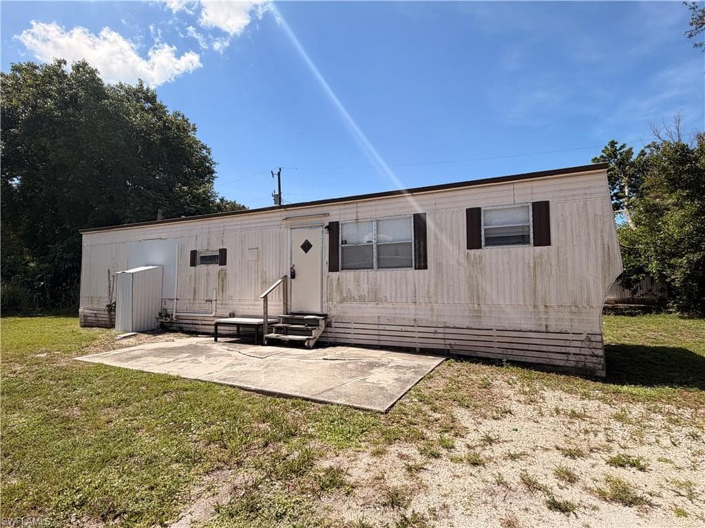 7869 Suncoast DR NORTH FORT MYERS, FL 33917