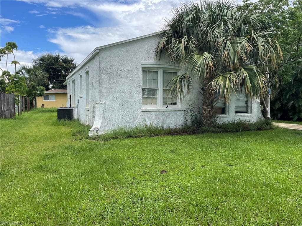 3835 Lake ST FORT MYERS, FL 33901