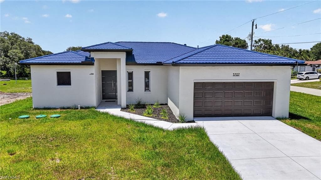 3707 15th ST LEHIGH ACRES, FL 33972