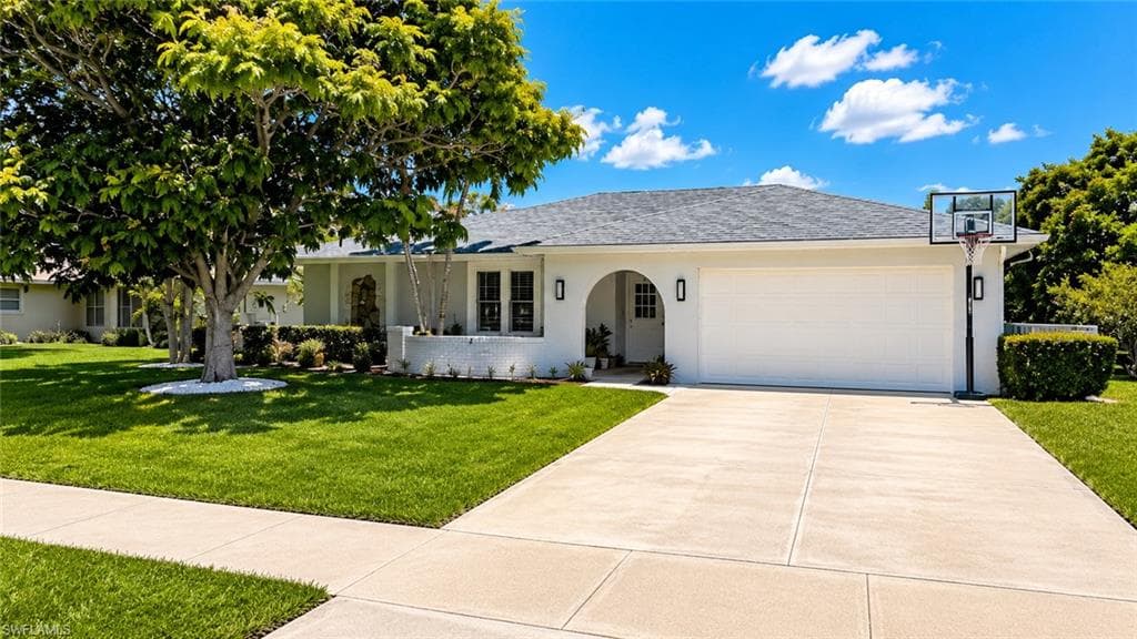 1089 Nottingham DR NAPLES, FL 34109
