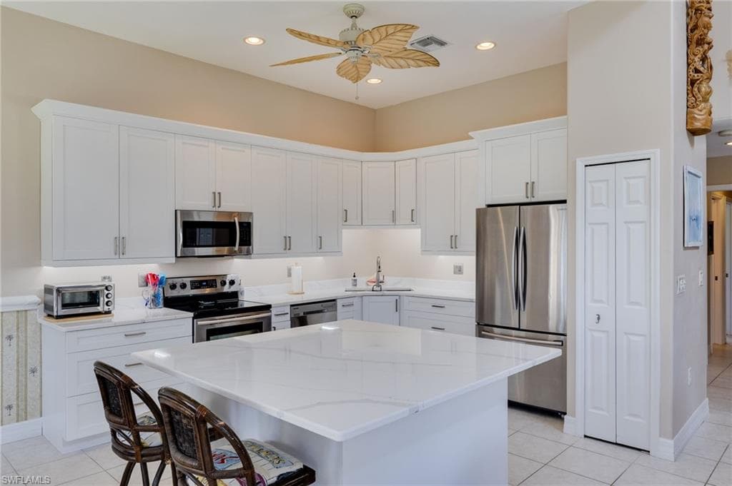 3593 Edgewood AVE FORT MYERS, FL 33916