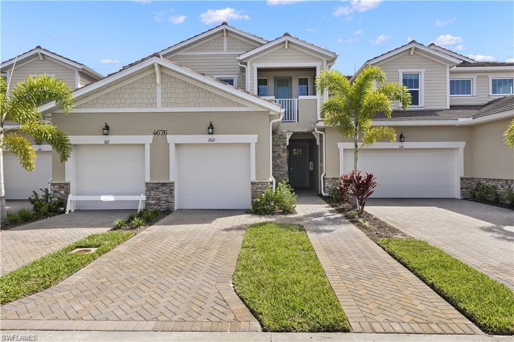 4676 Arboretum CIR 102 NAPLES, FL 34114