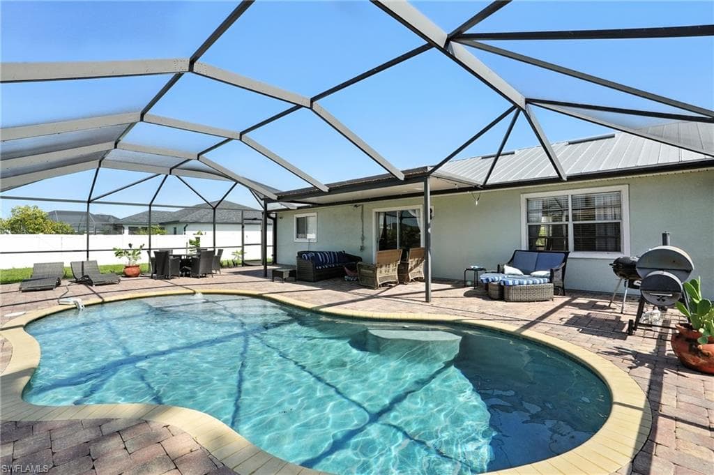 324 24th TER CAPE CORAL, FL 33993