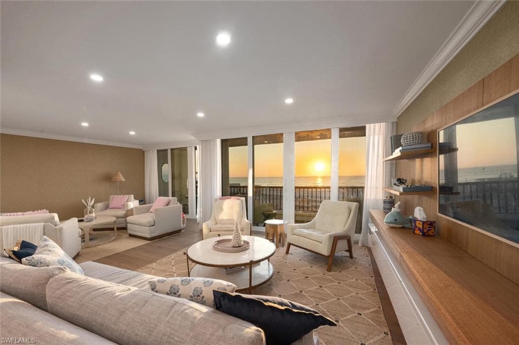 2395 Gulf Shore BLVD N 102 NAPLES, FL 34103