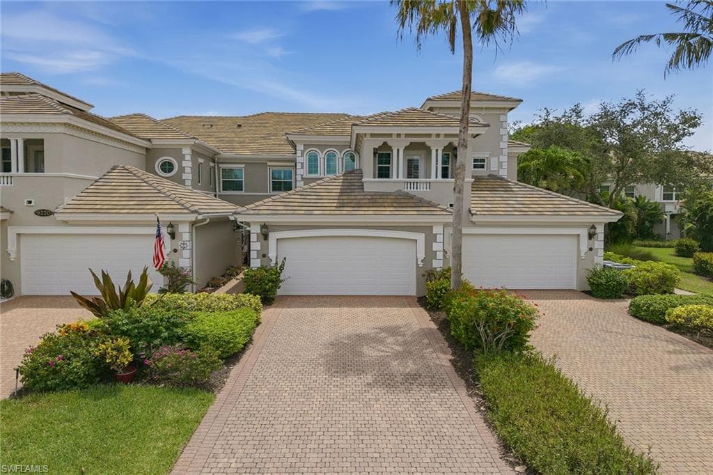 9270 Campanile CIR 204 NAPLES, FL 34114