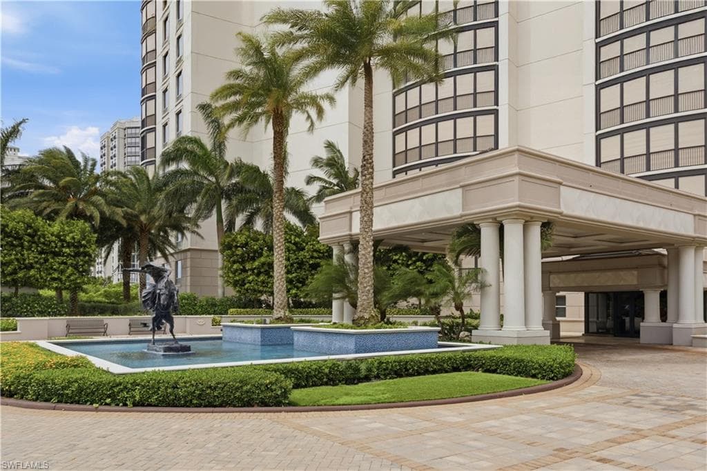 8665 Bay Colony DR 2001 NAPLES, FL 34108
