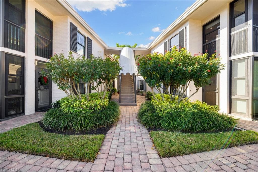 3135 Riviera DR B205 NAPLES, FL 34103