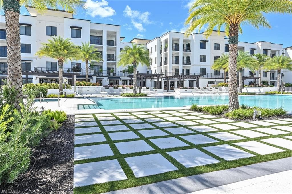 1111 Central Avenue 303 NAPLES, FL 34102