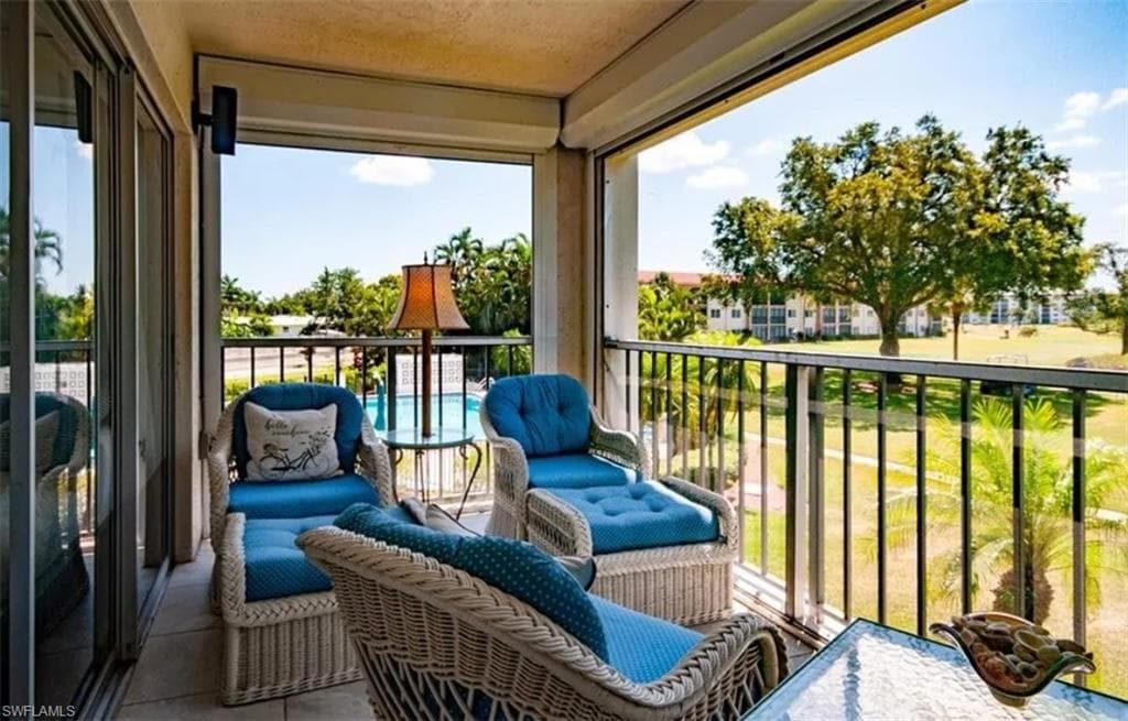 5 High Point CIR W 206 NAPLES, FL 34103
