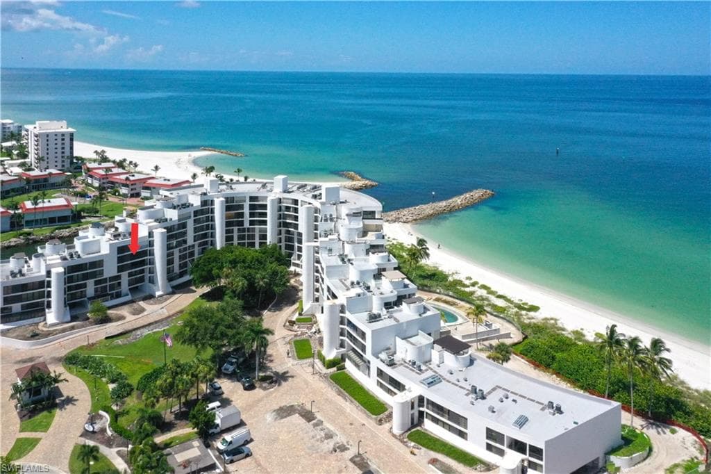 2316 Gulf Shore BLVD N 411 NAPLES, FL 34103